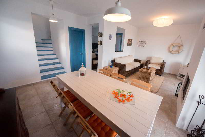 Aloustina Hotel Lachania
